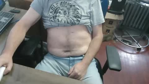 Snapshot of woodworker6473 chatting on 03.12.26 woodworker6473 online show from 03.12.26