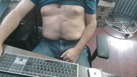 Snapshot of woodworker6473 chatting on 03.20.26 woodworker6473 online show from 03.20.26