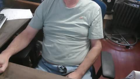 Snapshot of woodworker6473 chatting on 04.02.26 woodworker6473 online show from 04.02.26