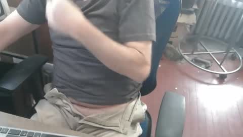 Snapshot of woodworker6473 chatting on 04.14.26 woodworker6473 online show from 04.14.26