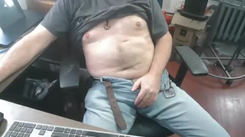 Snapshot of woodworker6473 chatting on 05.29.26 woodworker6473 online show from 05.29.26