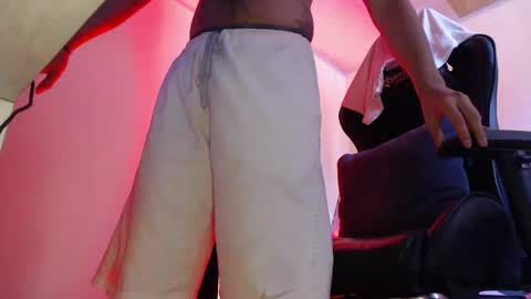 Snapshot of woondeer17 chatting on 11.01.25 Woondeer online show from 11.01.25