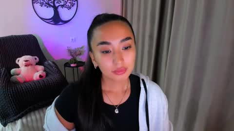 dudetta Kim online show from 10.15.25