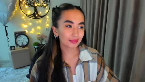 Snapshot of worldofkim chatting on 04.29.26 dudetta Kim online show from 04.29.26