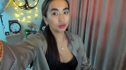 Snapshot of worldofkim chatting on 05.02.26 dudetta Kim online show from 05.02.26