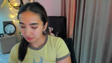Snapshot of worldofkim chatting on 05.18.26 dudetta Kim online show from 05.18.26