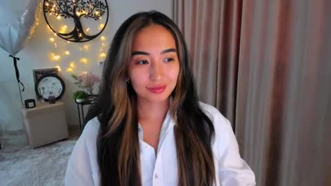 Snapshot of worldofkim chatting on 05.31.26 dudetta Kim online show from 05.31.26