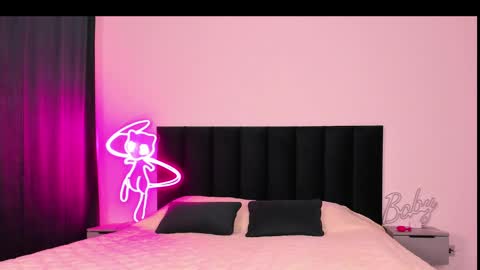 Snapshot of wowlovie666 chatting on 02.28.25 Emi online show from 02.28.25