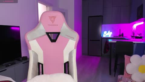 Emi online show from 12.18.25