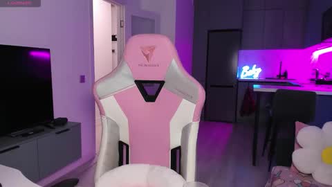 Emi online show from 12.20.25