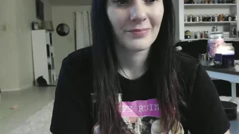 Snapshot of wrenleigh chatting on 01.08.25 Crystal Lake online show from 01.08.25