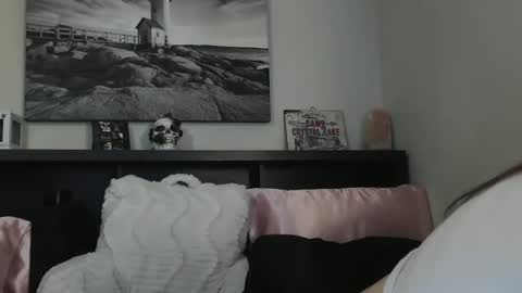 Snapshot of wrenleigh chatting on 01.31.25 Crystal Lake online show from 01.31.25