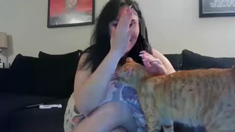 Snapshot of wrenleigh chatting on 10.23.25 Crystal Lake online show from 10.23.25