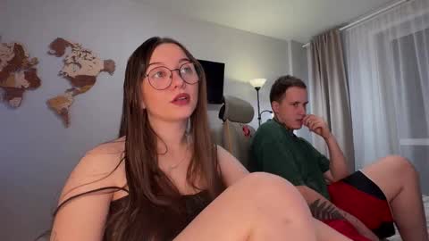 Snapshot of wwow_meow chatting on 11.20.25 Eric and Christine 3 online show from 11.20.25