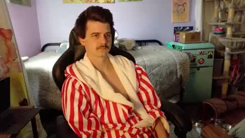 Snapshot of wyattfans_ chatting on 11.07.25 Wyatt online show from 11.07.25