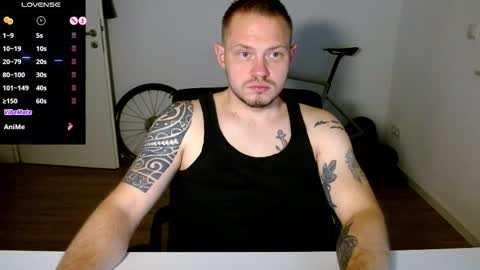 Snapshot of x19marco93x chatting on 11.27.25 x19marco93x online show from 11.27.25