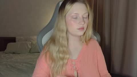 Snapshot of x__ivy_x chatting on 04.25.26 eva online show from 04.25.26