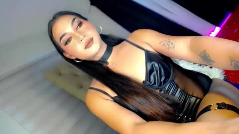 Snapshot of x_aurorascent chatting on 11.03.25 x_aurorascent online show from 11.03.25