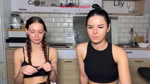 Snapshot of x_kai chatting on 01.11.26 wiwi clap clap cat baby girl online show from 01.11.26