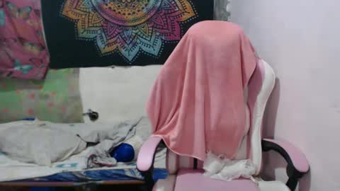 Snapshot of x_lexi_x chatting on 01.05.25 x_lexi_x online show from 01.05.25