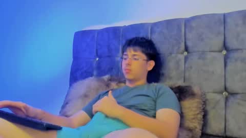 Snapshot of x_miller chatting on 09.16.25 x_miller online show from 09.16.25