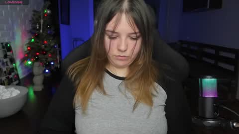 Snapshot of x_nirvana_x chatting on 01.17.25 LOVE NERDS ONLY online show from 01.17.25