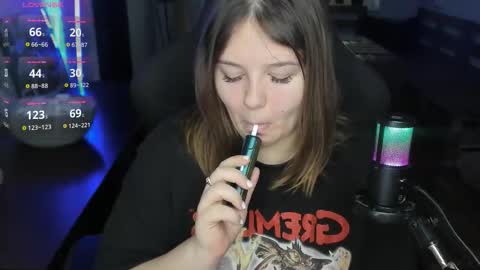 Snapshot of x_nirvana_x chatting on 10.04.25 LOVE NERDS ONLY online show from 10.04.25