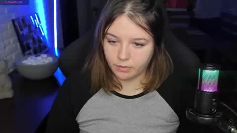 Snapshot of x_nirvana_x chatting on 10.08.25 LOVE NERDS ONLY online show from 10.08.25