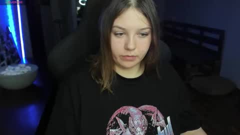 Snapshot of x_nirvana_x chatting on 11.21.25 LOVE NERDS ONLY online show from 11.21.25