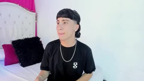 xaanderGrey online show from 12.05.25