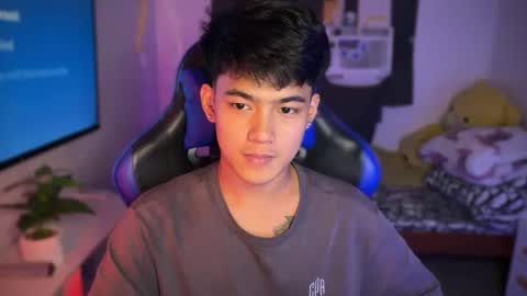 Snapshot of xaldrian_destroyer chatting on 02.11.25 Prince Aldrian online show from 02.11.25