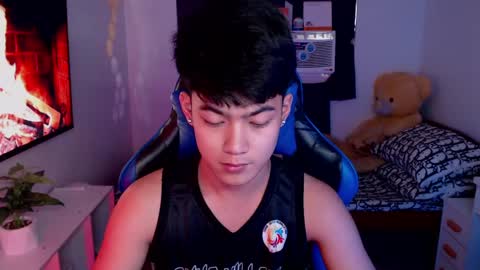 Snapshot of xaldrian_destroyer chatting on 02.19.25 Prince Aldrian online show from 02.19.25