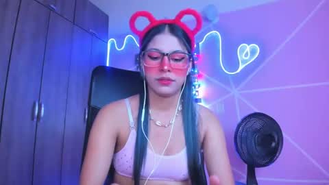 Snapshot of xallysonx_ chatting on 02.03.25 XALLYSONX online show from 02.03.25