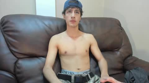 Snapshot of xam_collen chatting on 09.19.25 xam_collen online show from 09.19.25