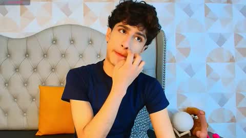 Snapshot of xam_collen chatting on 10.22.25 xam_collen online show from 10.22.25