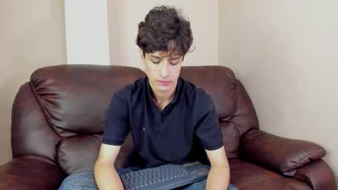 Snapshot of xam_collen chatting on 11.21.25 xam_collen online show from 11.21.25