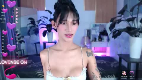 I LOVEE TO TRAVEL AROUND THE WORLD online show from 10.20.25