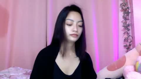 Sachi Cy online show from 02.05.25