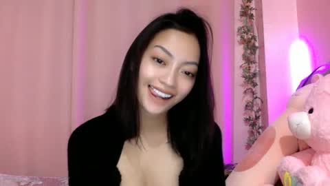 Sachi Cy online show from 02.10.25