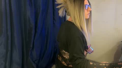 xdresserwithass online show from 12.19.25