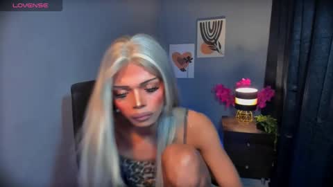 Snapshot of xellainecumslotx chatting on 03.26.26 3Ellaine3 online show from 03.26.26