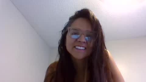 Snapshot of xeniabird chatting on 05.30.26 xeniabird online show from 05.30.26