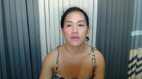 GWEN THOMPSON .......   online show from 03.02.25