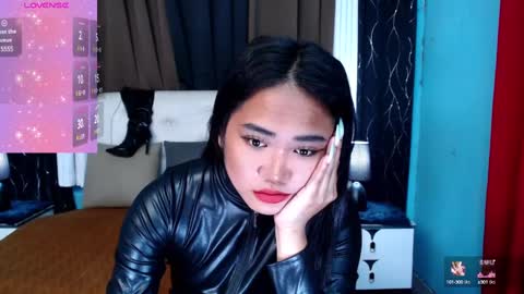 Snapshot of xhugesignificant69x chatting on 02.15.25 xhugesignificant69x online show from 02.15.25