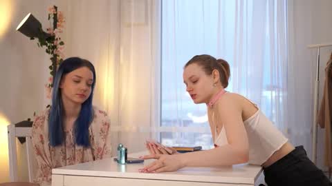 Luna and Lina online show from 11.08.25