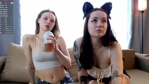 Luna and Lina online show from 04.13.26