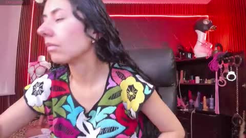 XiaQueen   I M online show from 12.04.25