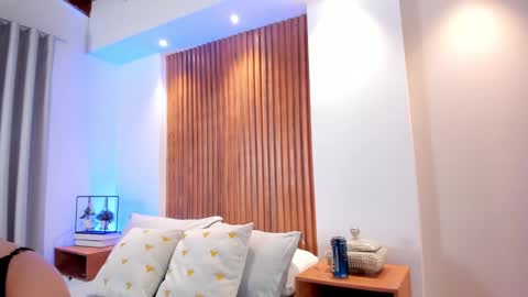 XIMENA LOPEZ online show from 11.24.25