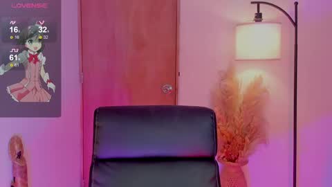 Snapshot of ximena_sotto1 chatting on 12.28.24 camila online show from 12.28.24