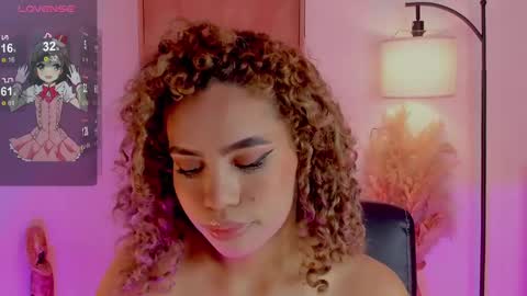 Snapshot of ximena_sotto1 chatting on 02.04.25 camila online show from 02.04.25